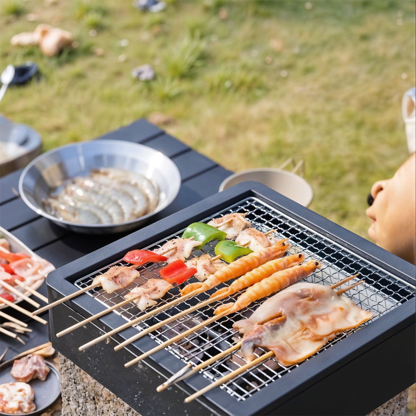 Portable Metal BBQ Grill with Charcoal Tray – Tabletop Charcoal Barbecue, Sleek Modern Design, Well-Ventilated, Lightweight